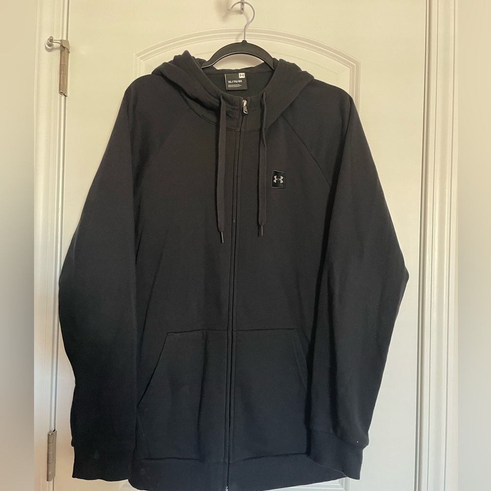 ❤️ Under Armour black hoodie
